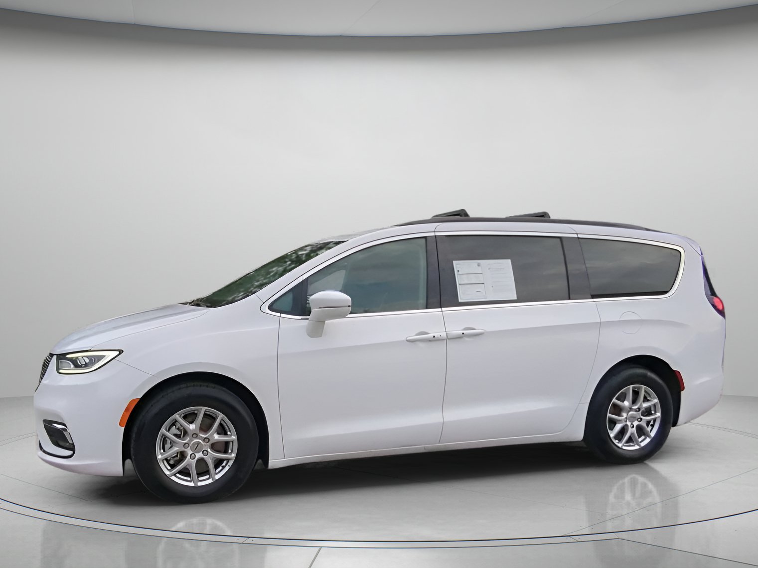 Used 2022 Chrysler Pacifica Touring-L FWD image 15