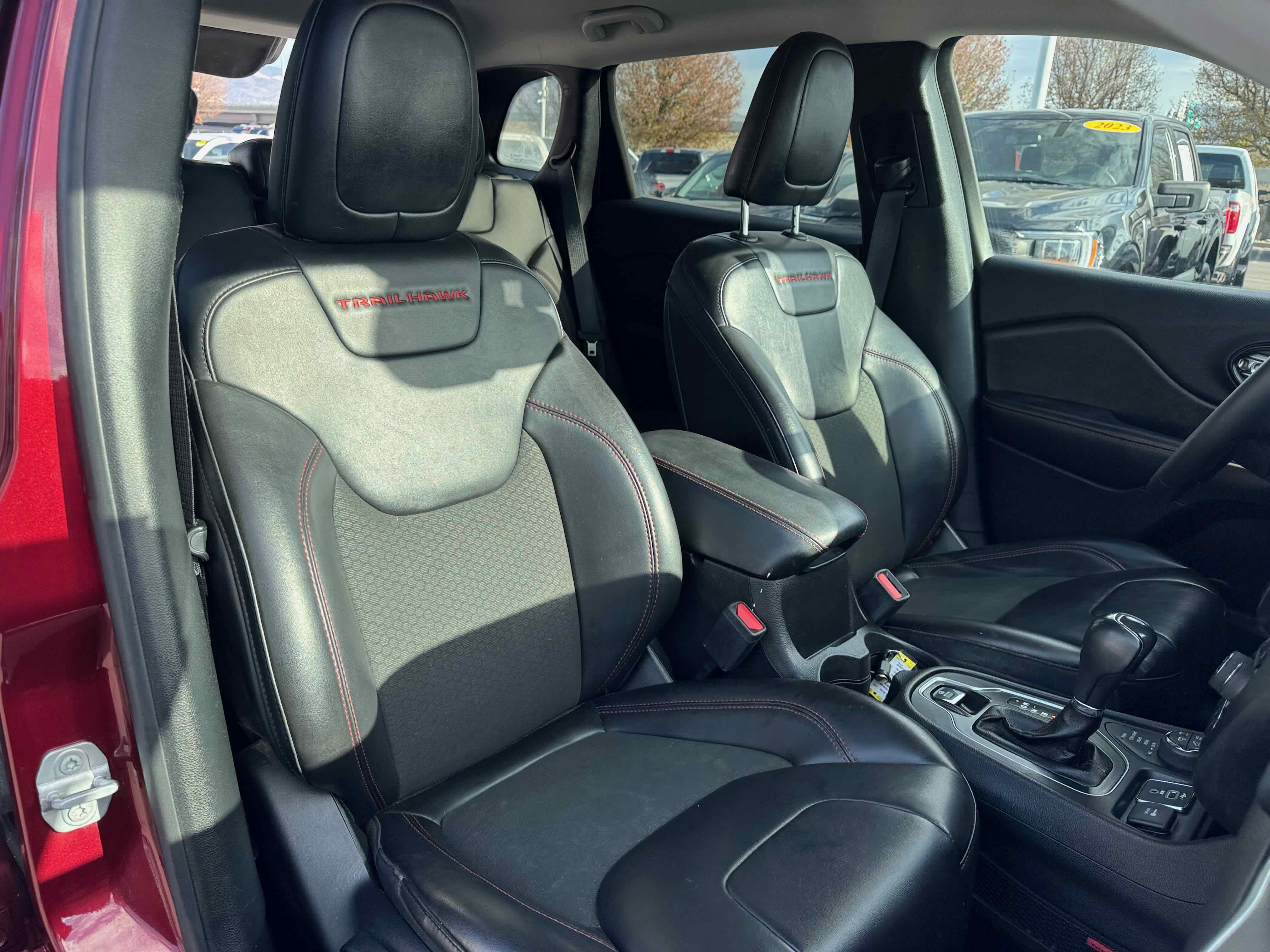 Used 2021 Jeep Cherokee Trailhawk w/ Comfort/Convenience Group image 29