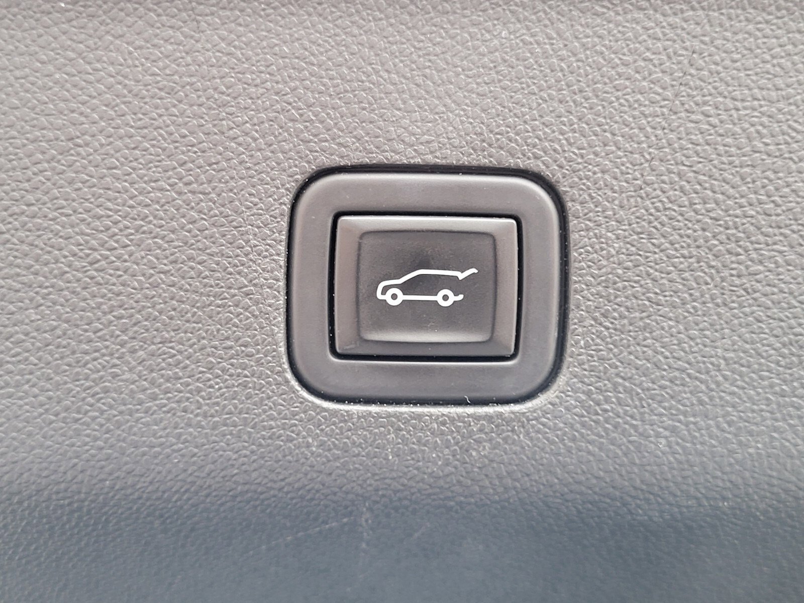 Used 2023 Chevrolet Suburban Z71 w/ Luxury Package image 33