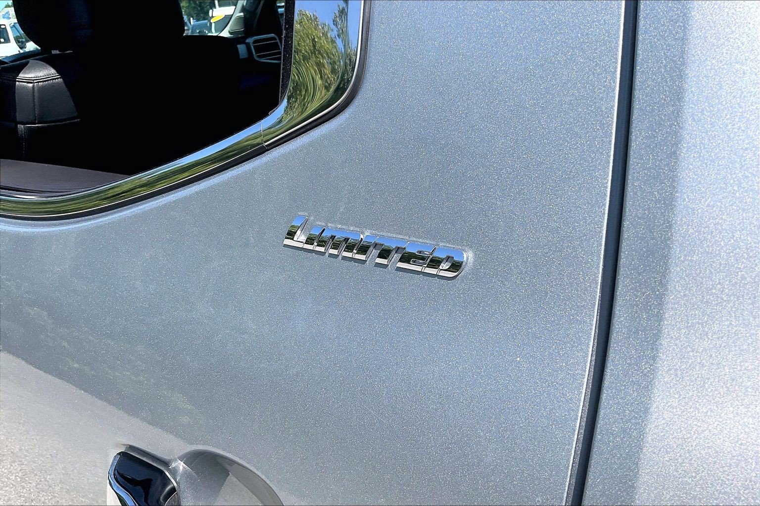 Used 2024 Toyota Tundra Limited AWD/4WD image 8