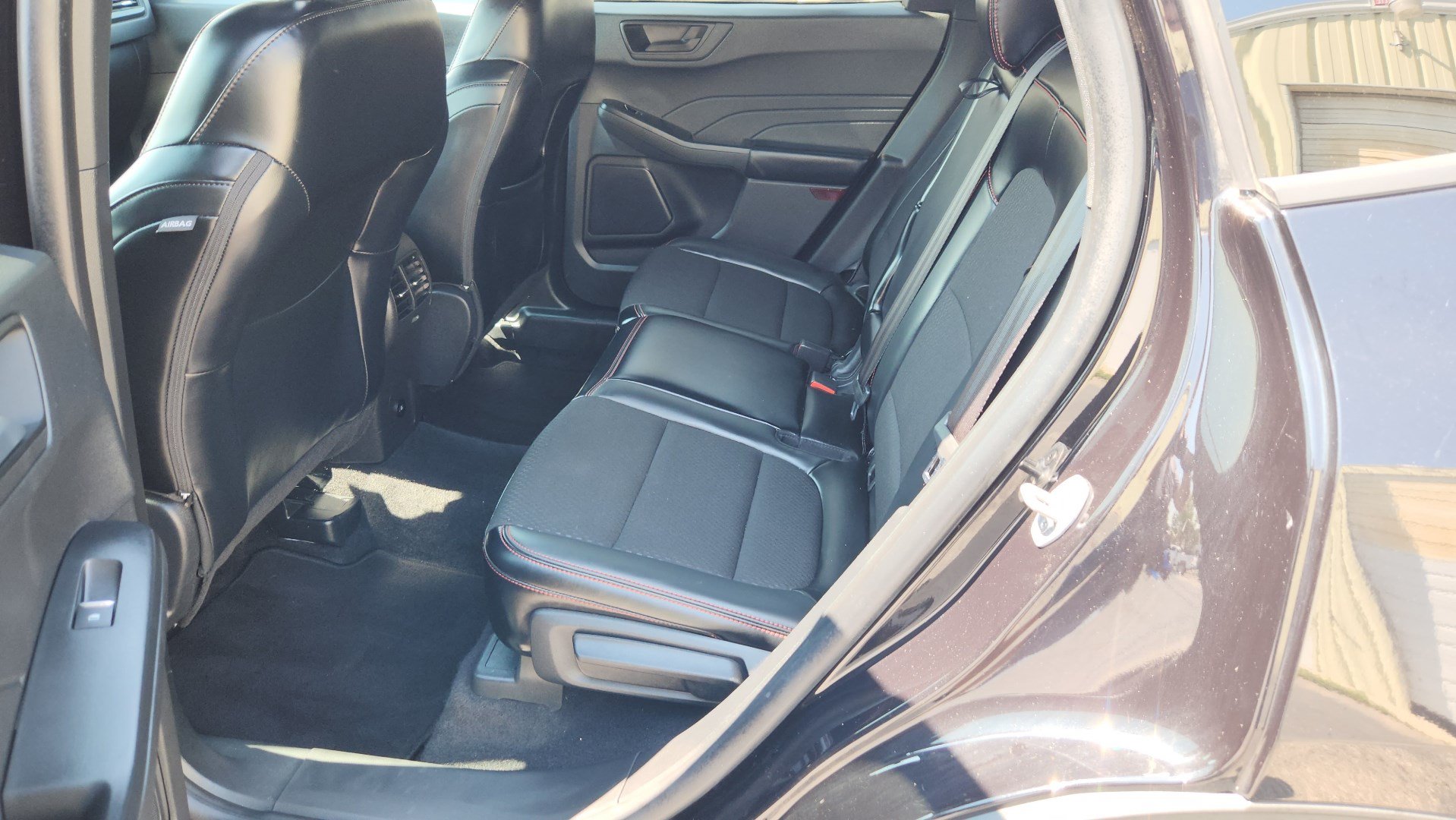 Certified 2025 Ford Escape ST-Line AWD/4WD image 21