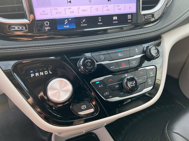 Used 2022 Chrysler Pacifica Touring-L FWD image 20