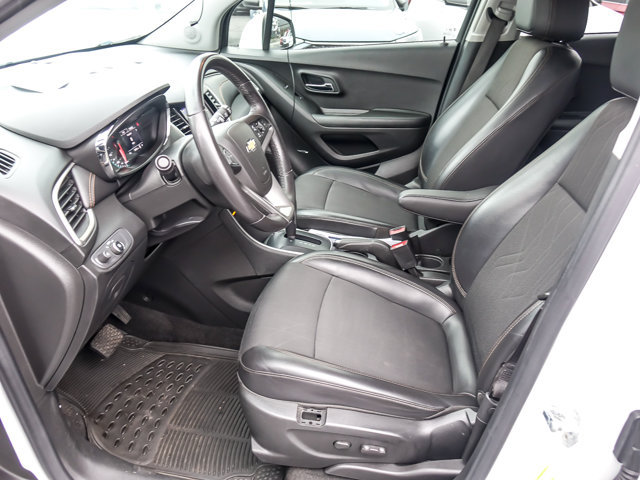 Used 2022 Chevrolet Trax LT w/ LT Convenience Package AWD/4WD image 10