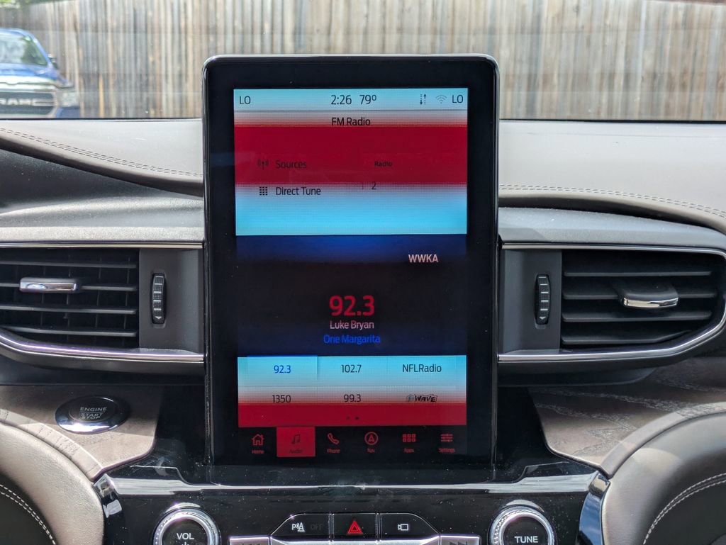 Certified 2022 Ford Explorer Platinum w/ Equipment Group 601A AWD/4WD image 18