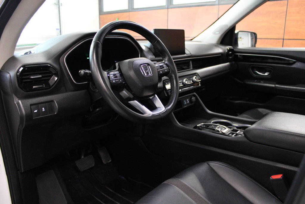 Used 2024 Honda Pilot Touring image 14