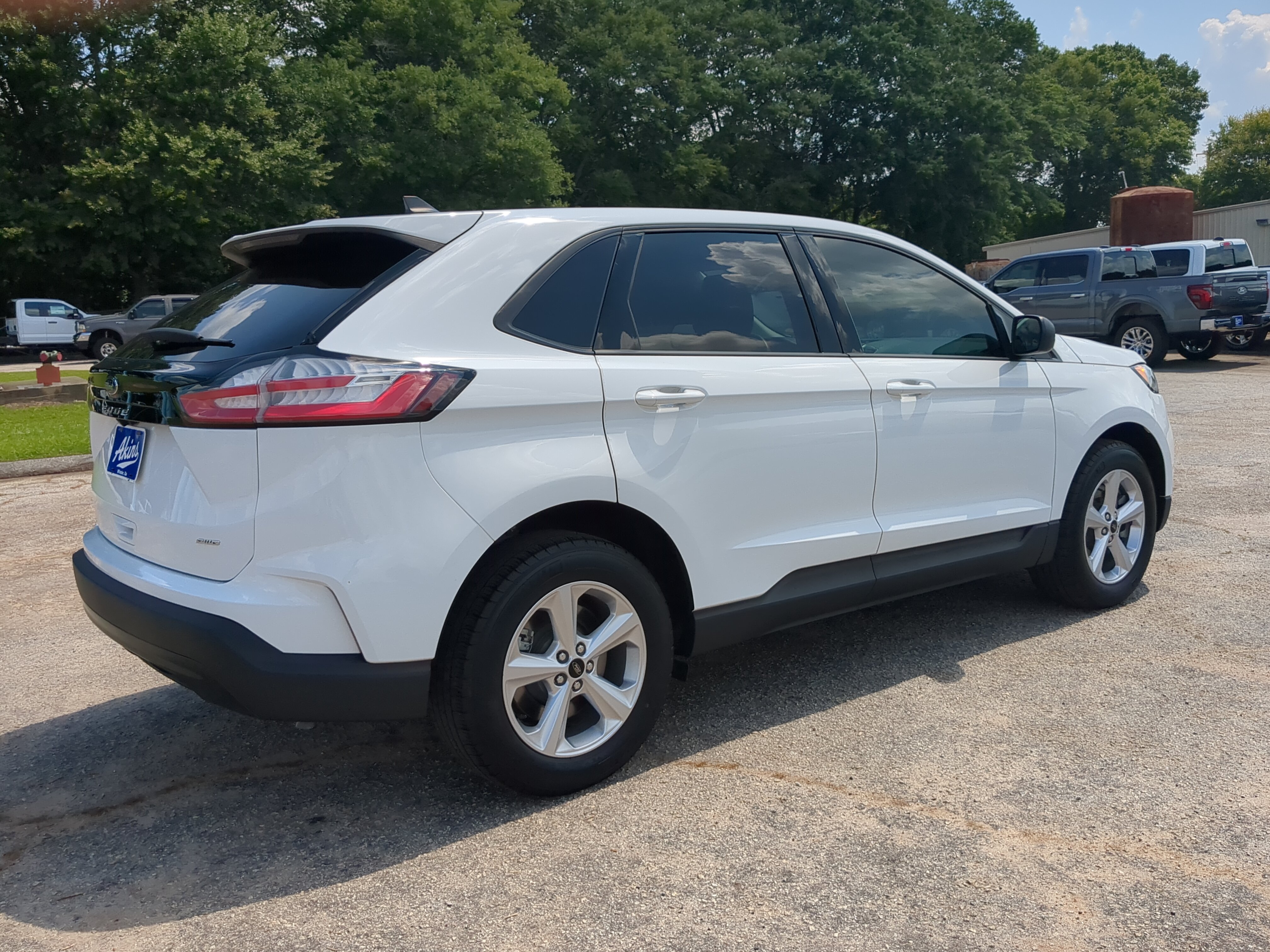 Certified 2024 Ford Edge SE w/ Cargo Accessory Package AWD/4WD image 3