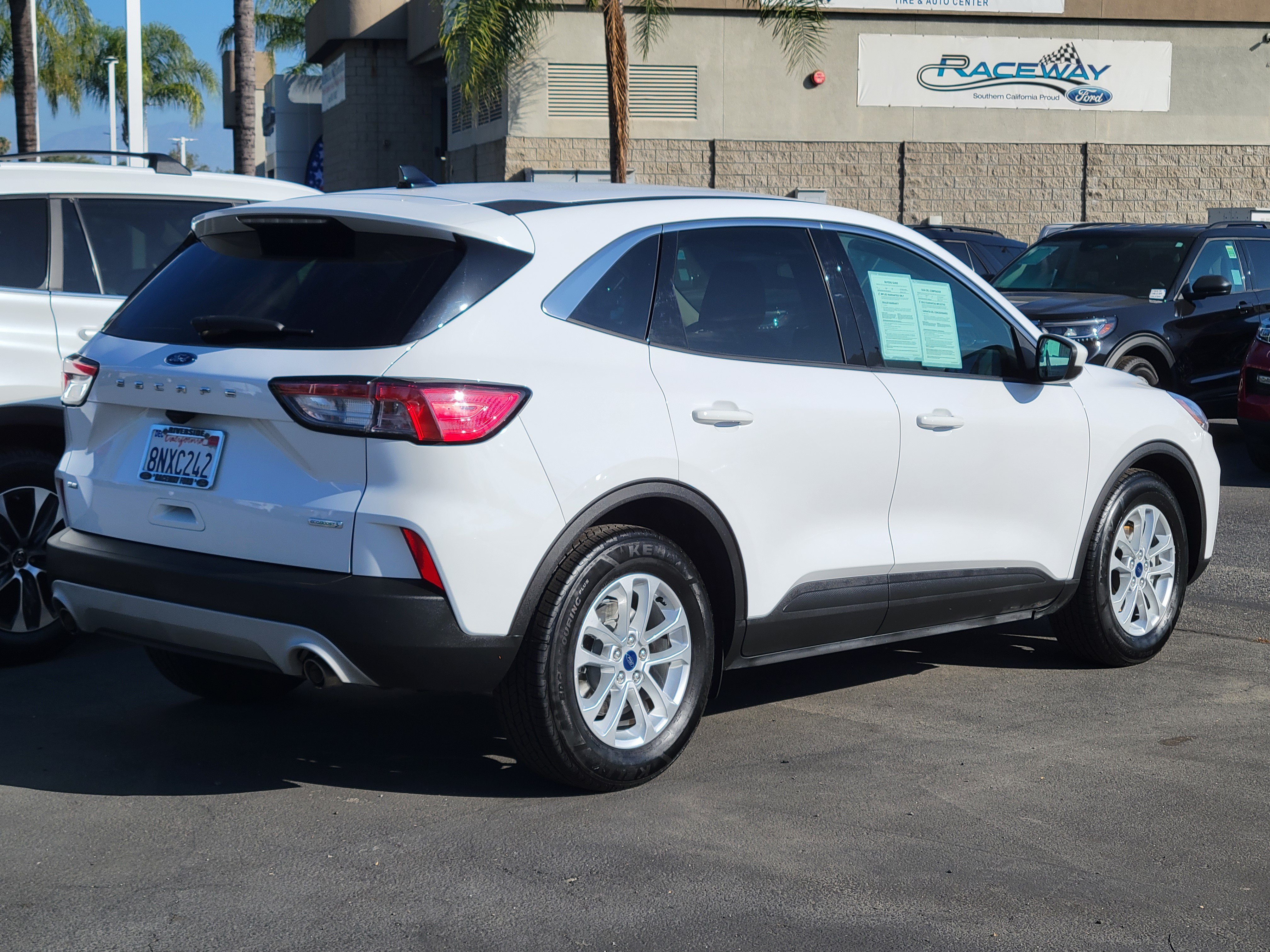Certified 2020 Ford Escape SE FWD image 2