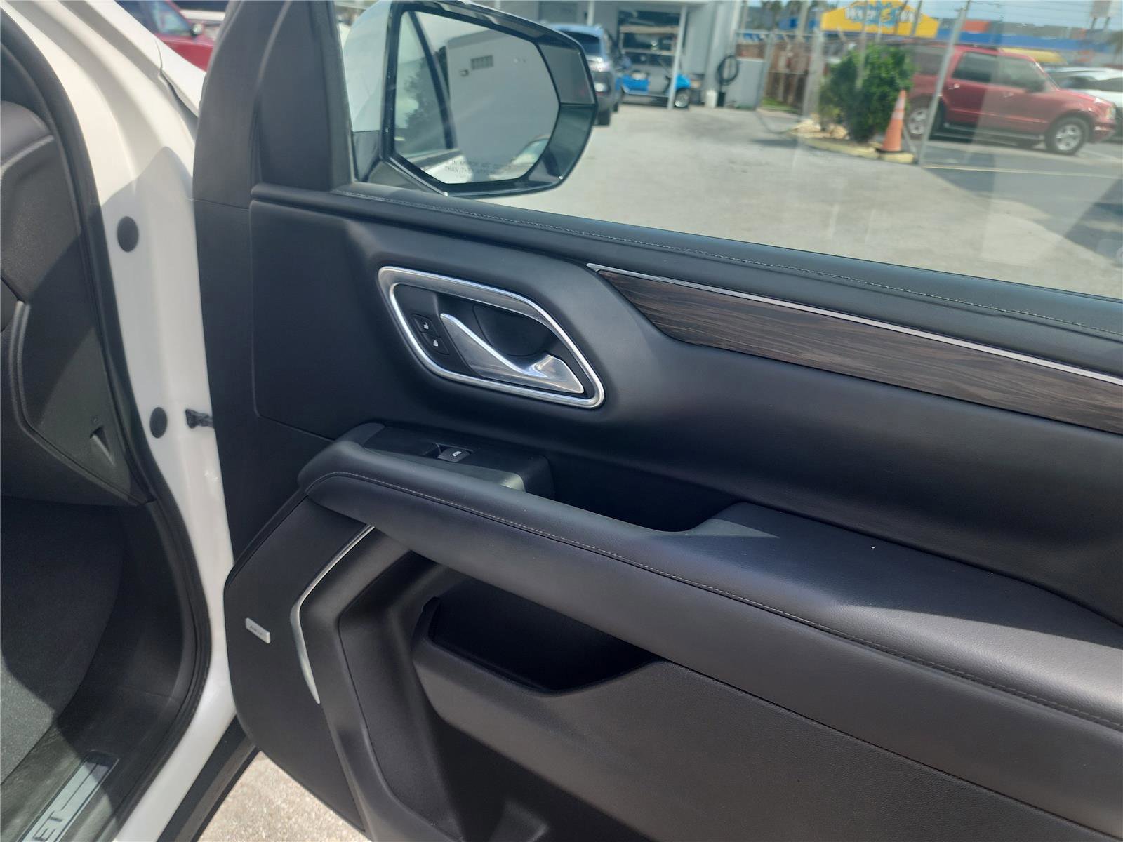 Used 2023 Chevrolet Suburban Z71 w/ Z71 Off-Road Package image 31