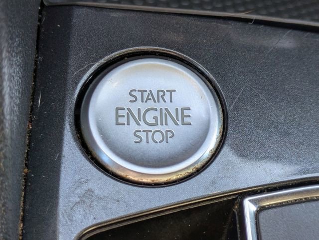 Used 2018 Volkswagen Tiguan SE image 27