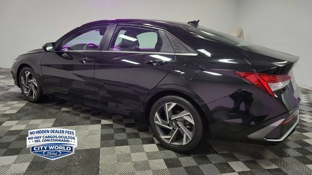 Used 2025 Hyundai Elantra SEL FWD image 5