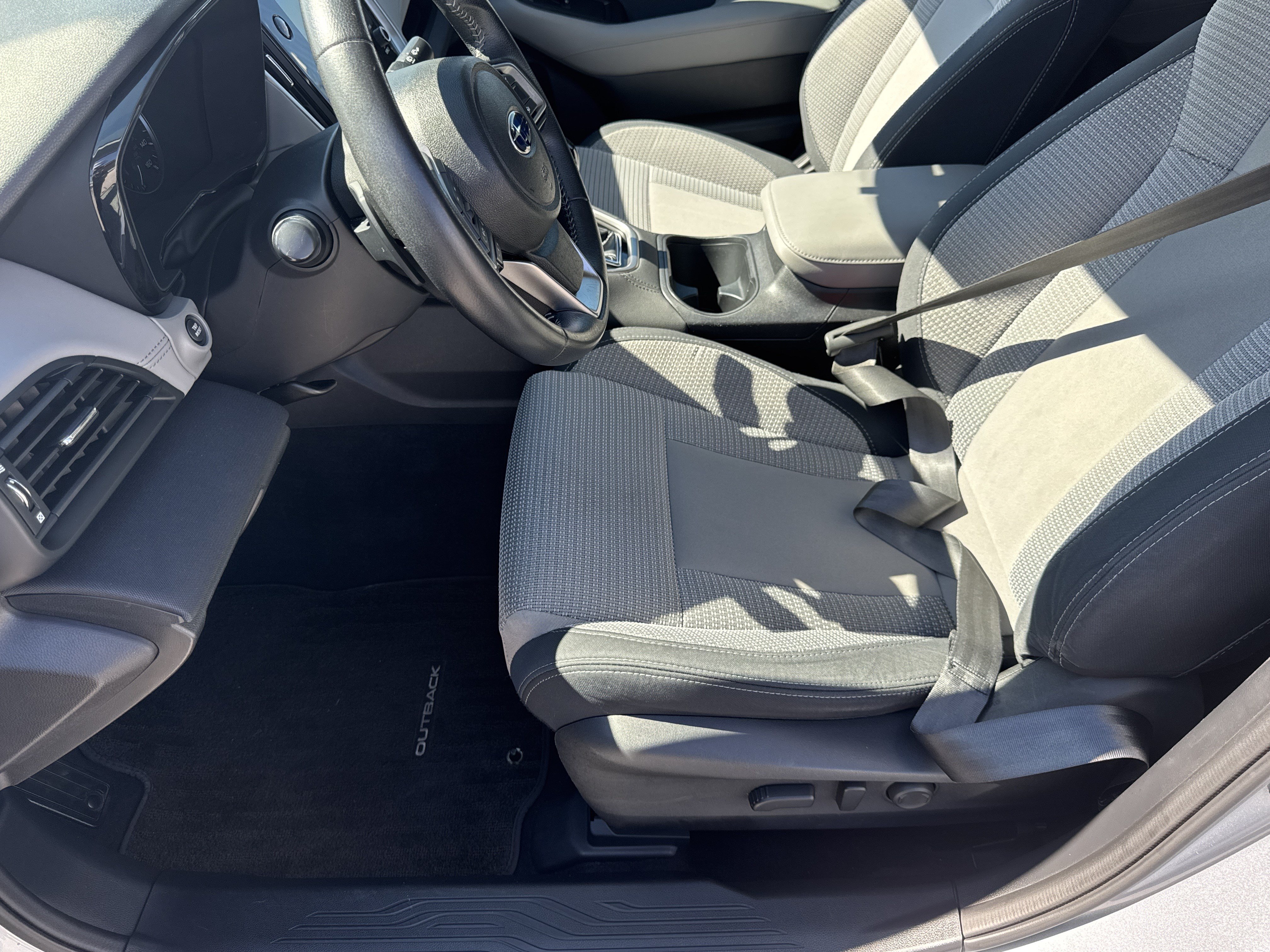 Used 2023 Subaru Outback Premium AWD/4WD image 9