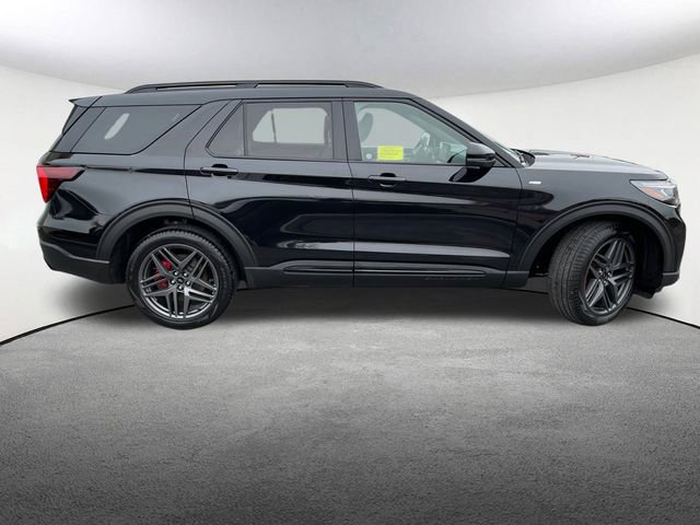 Certified 2025 Ford Explorer ST-Line w/ ST-Line Street Pack image 16