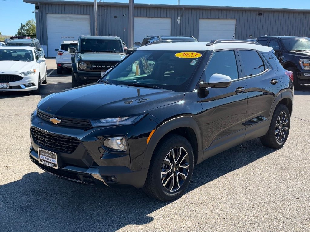 Used 2023 Chevrolet TrailBlazer ACTIV AWD/4WD image 2