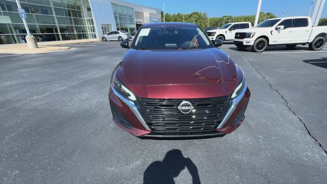 Used 2025 Nissan Altima 2.5 SV FWD image 3