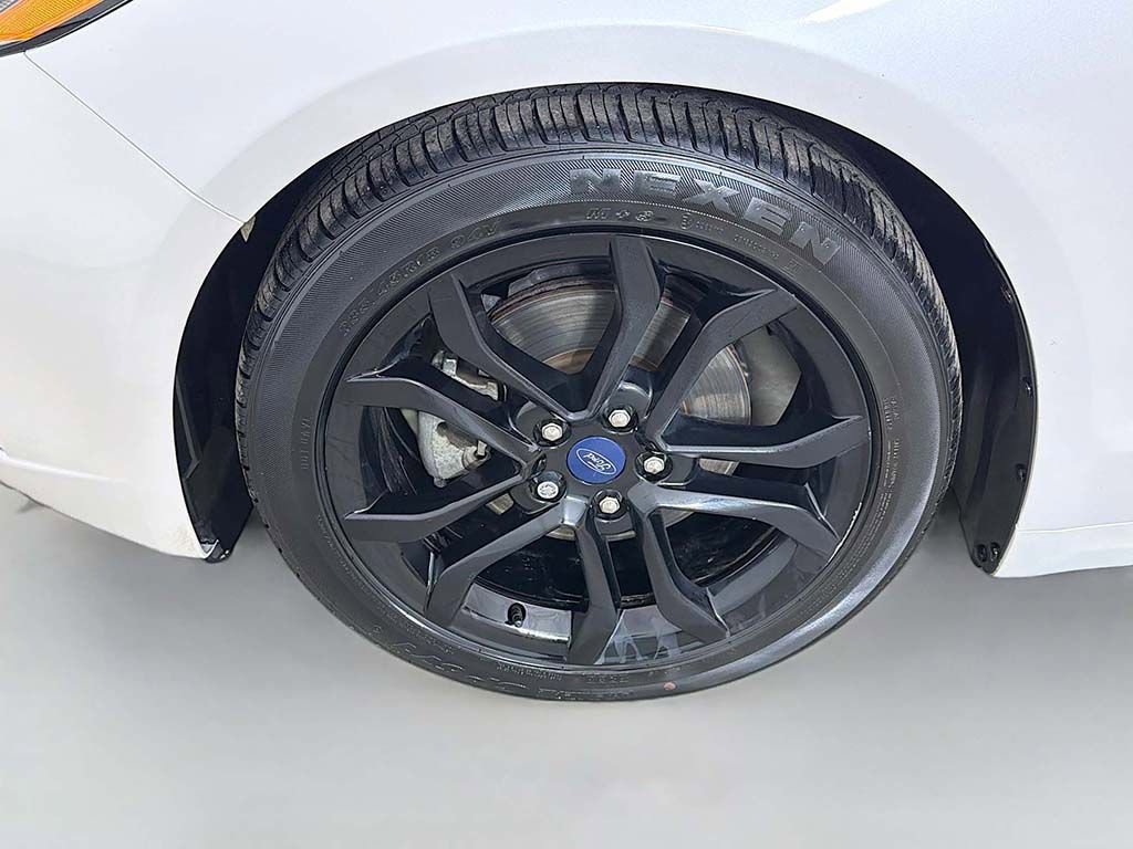 Certified 2019 Ford Fusion SE w/ Equipment Group 151A image 16