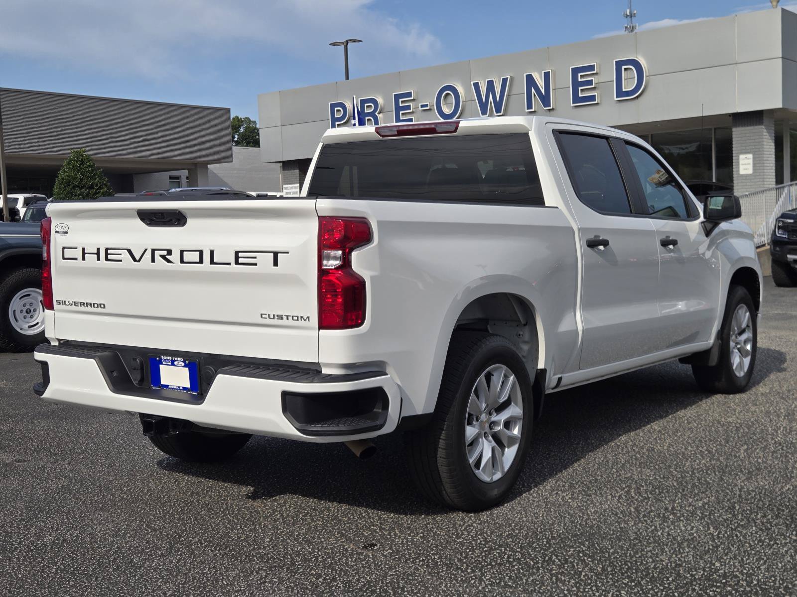 Used 2025 Chevrolet Silverado 1500 Custom RWD image 7