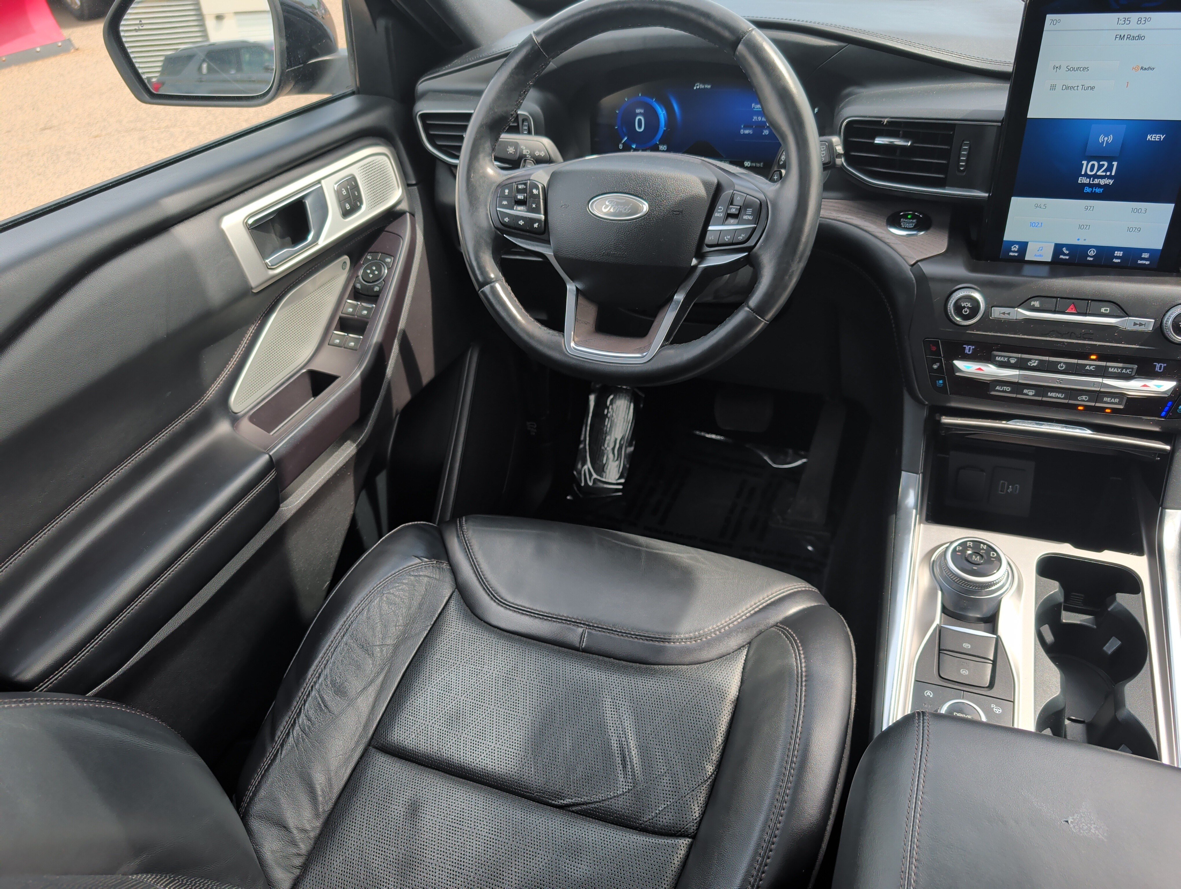 Certified 2020 Ford Explorer Platinum w/ Premium Technology Package AWD/4WD image 9