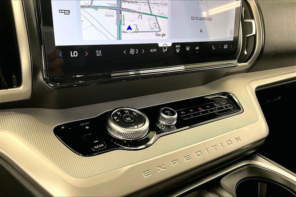 Certified 2025 Ford Expedition Active AWD/4WD image 32