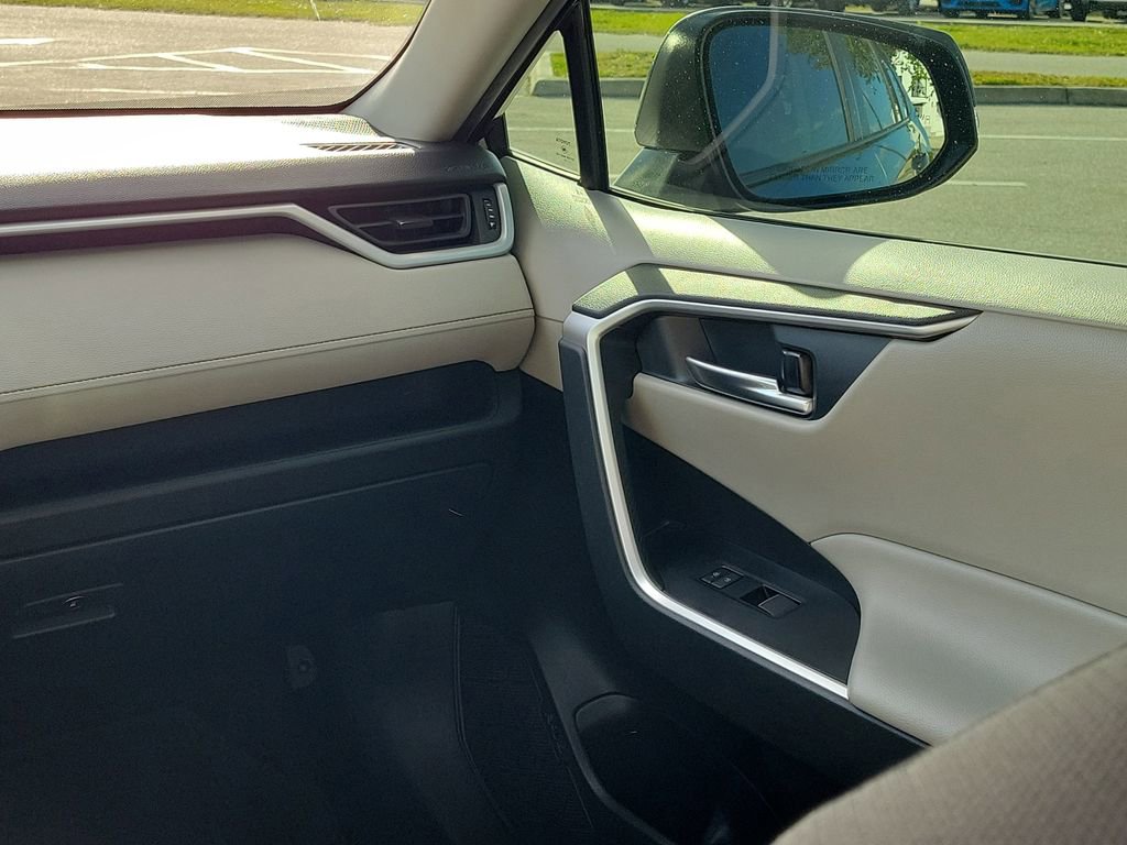 Used 2023 Toyota RAV4 XLE w/ Convenience Package image 16