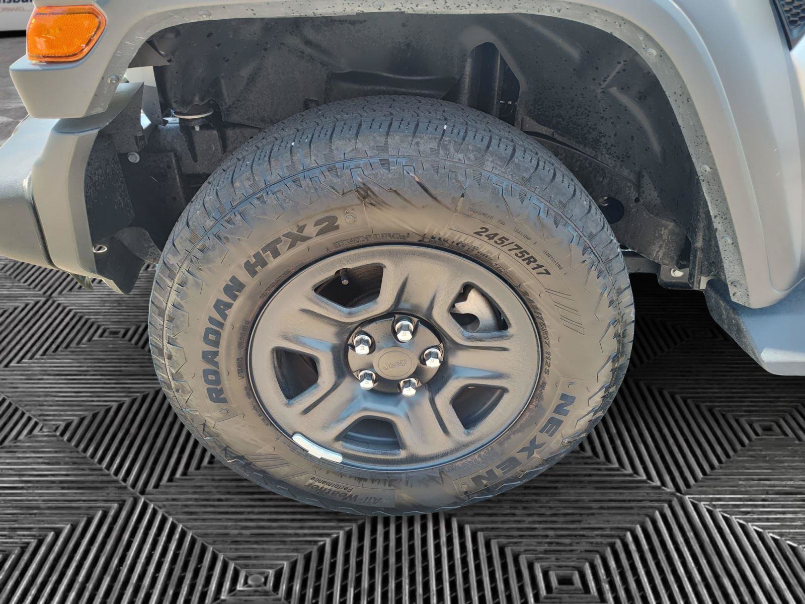 Used 2024 Jeep Wrangler Unlimited Sport AWD/4WD image 14