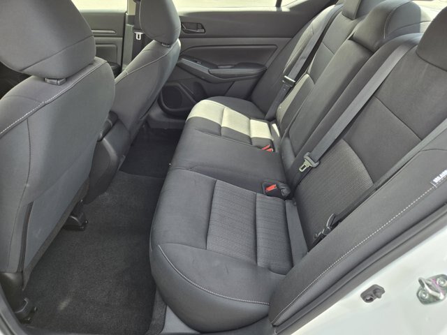 Used 2025 Nissan Altima 2.5 SV FWD image 10