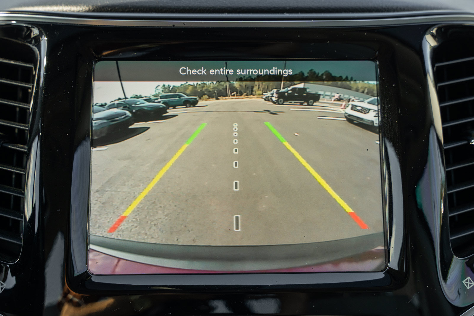 Used 2020 Jeep Cherokee Limited FWD image 37