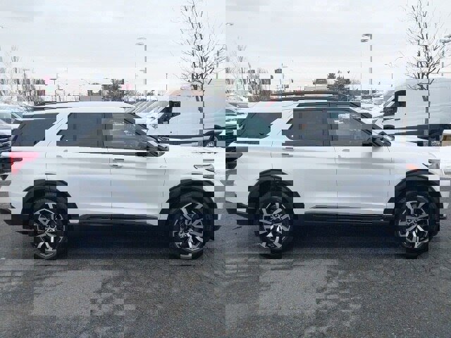 Certified 2023 Ford Explorer ST-Line w/ Class IV Trailer Tow Package image 9