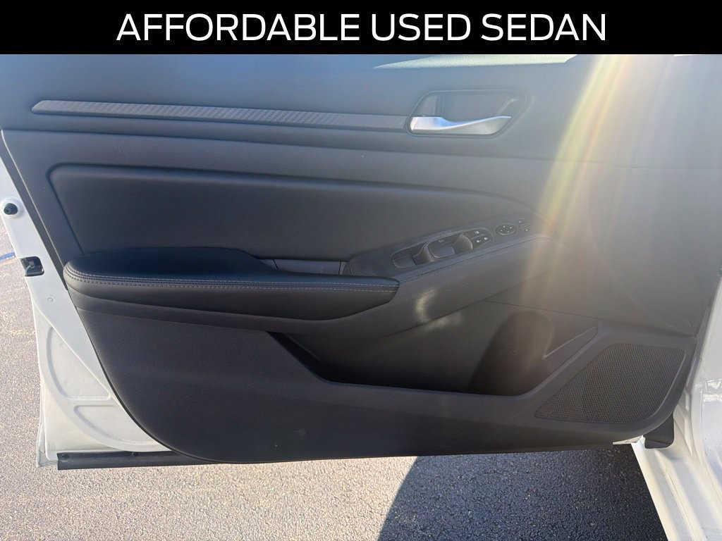 Used 2024 Nissan Altima 2.5 SV FWD image 10