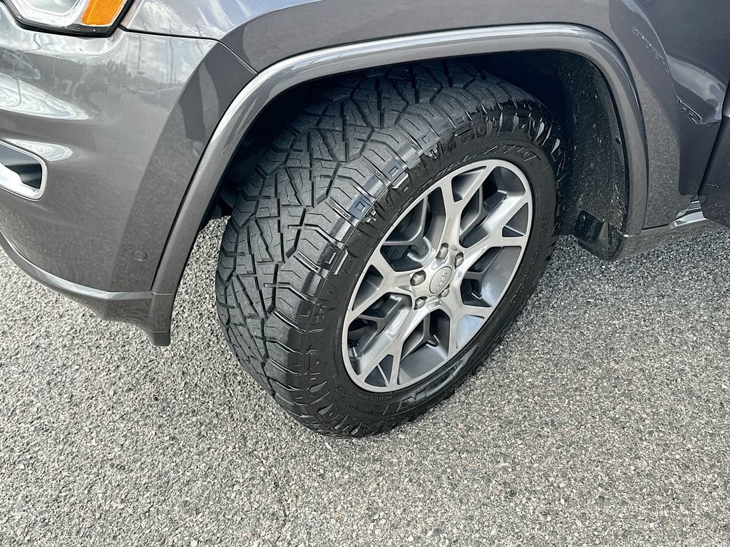Used 2019 Jeep Grand Cherokee Overland AWD/4WD image 25
