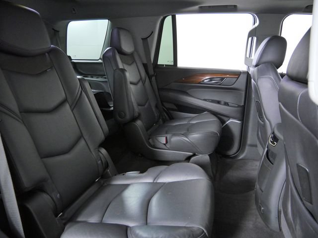 Used 2020 Cadillac Escalade Luxury w/ Escalade Sport Edition AWD/4WD image 16