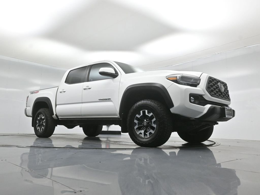 Used 2023 Toyota Tacoma TRD Off-Road image 2