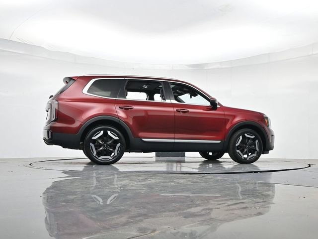 Used 2023 Kia Telluride EX w/ EX Captain's Chair Package FWD image 32