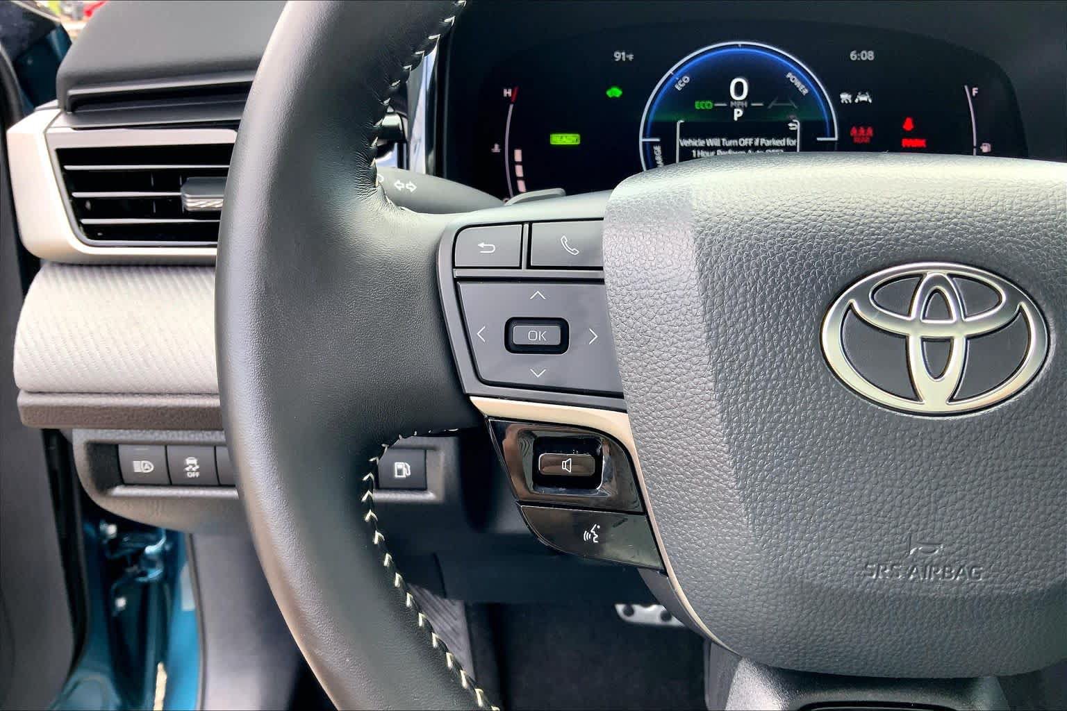 Used 2025 Toyota Camry SE FWD image 23