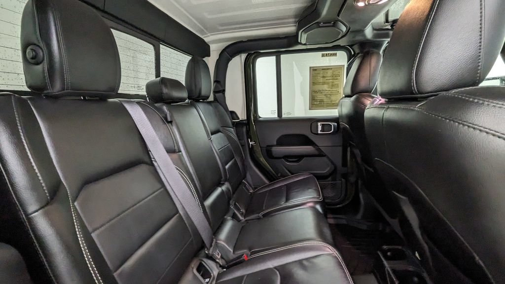 Used 2022 Jeep Gladiator Overland w/ Dual Top Group AWD/4WD image 36