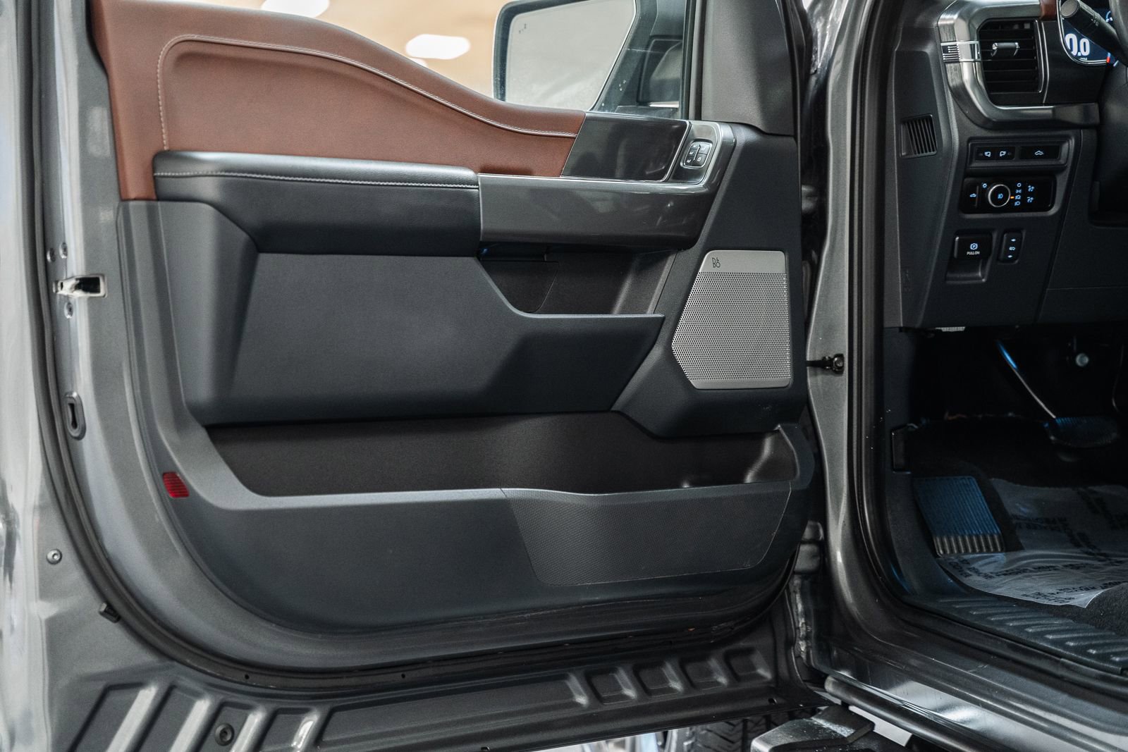 Certified 2023 Ford F150 Lariat w/ Equipment Group 502A High image 48