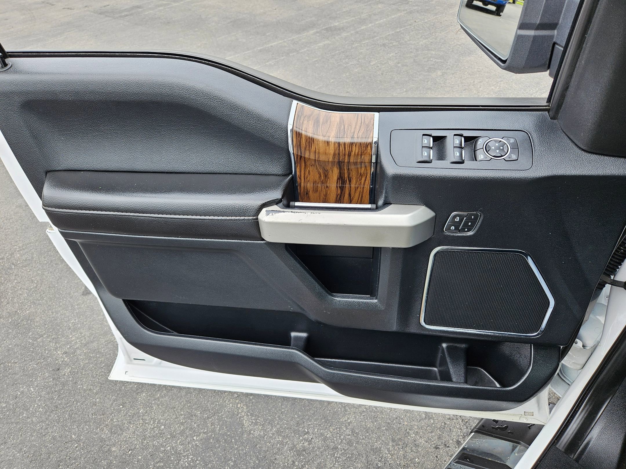 Certified 2020 Ford F150 Lariat w/ Equipment Group 501A Mid image 6