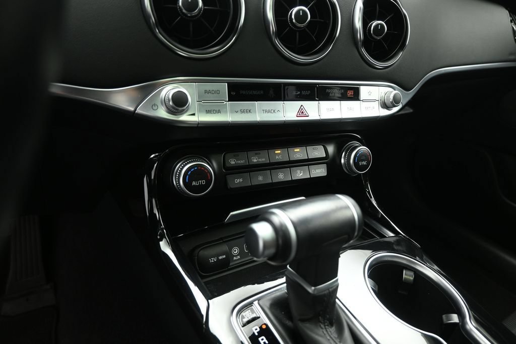 Used 2019 Kia Stinger Premium RWD image 16