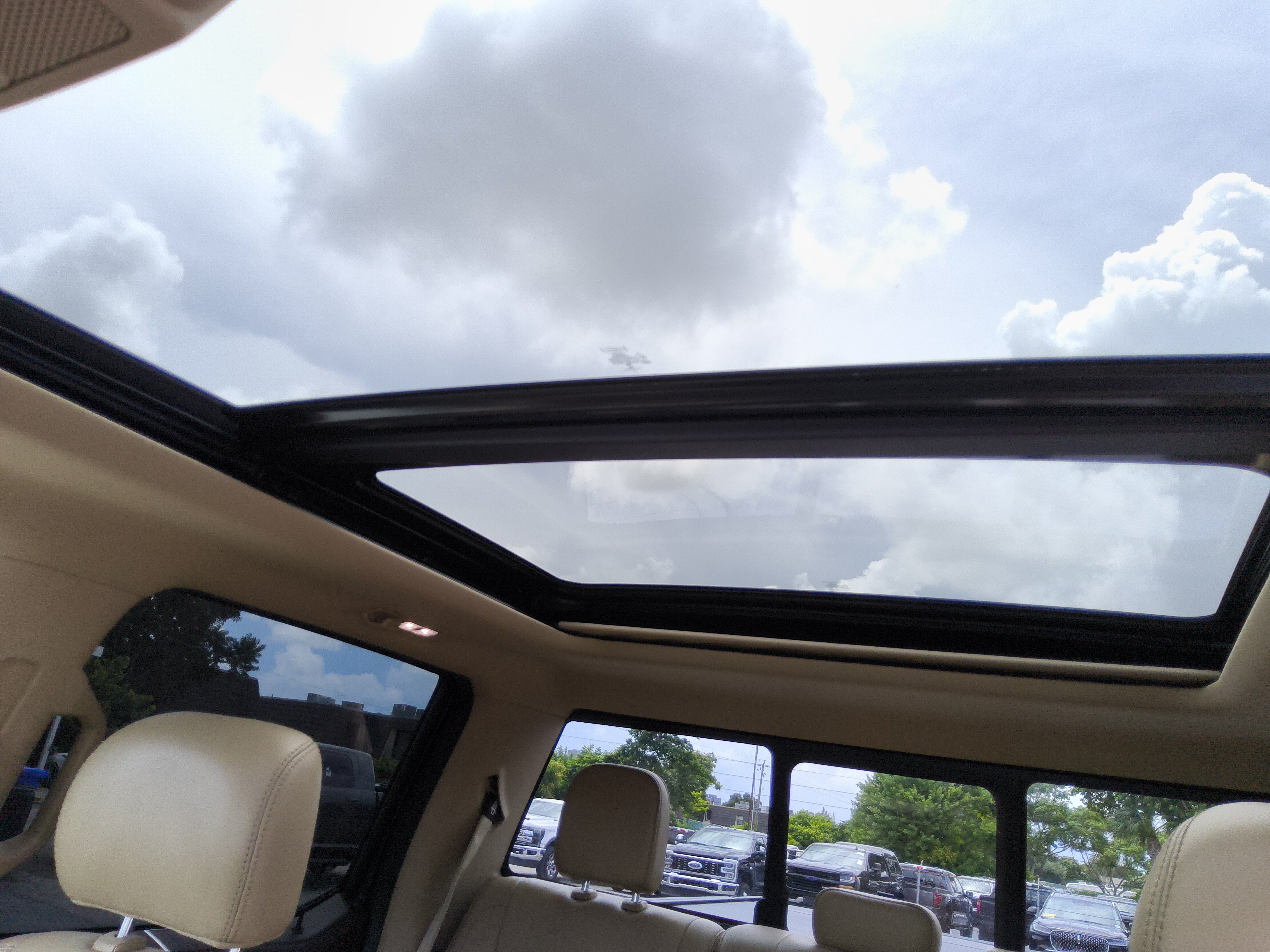 Certified 2019 Ford F150 Lariat w/ Equipment Group 502A Luxury AWD/4WD image 15