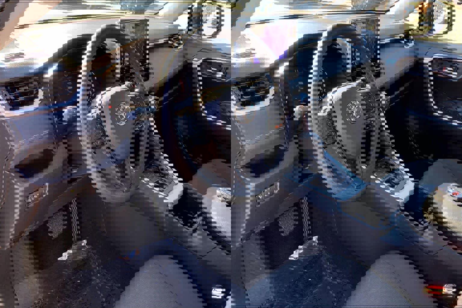 Used 2024 Toyota RAV4 XLE image 16