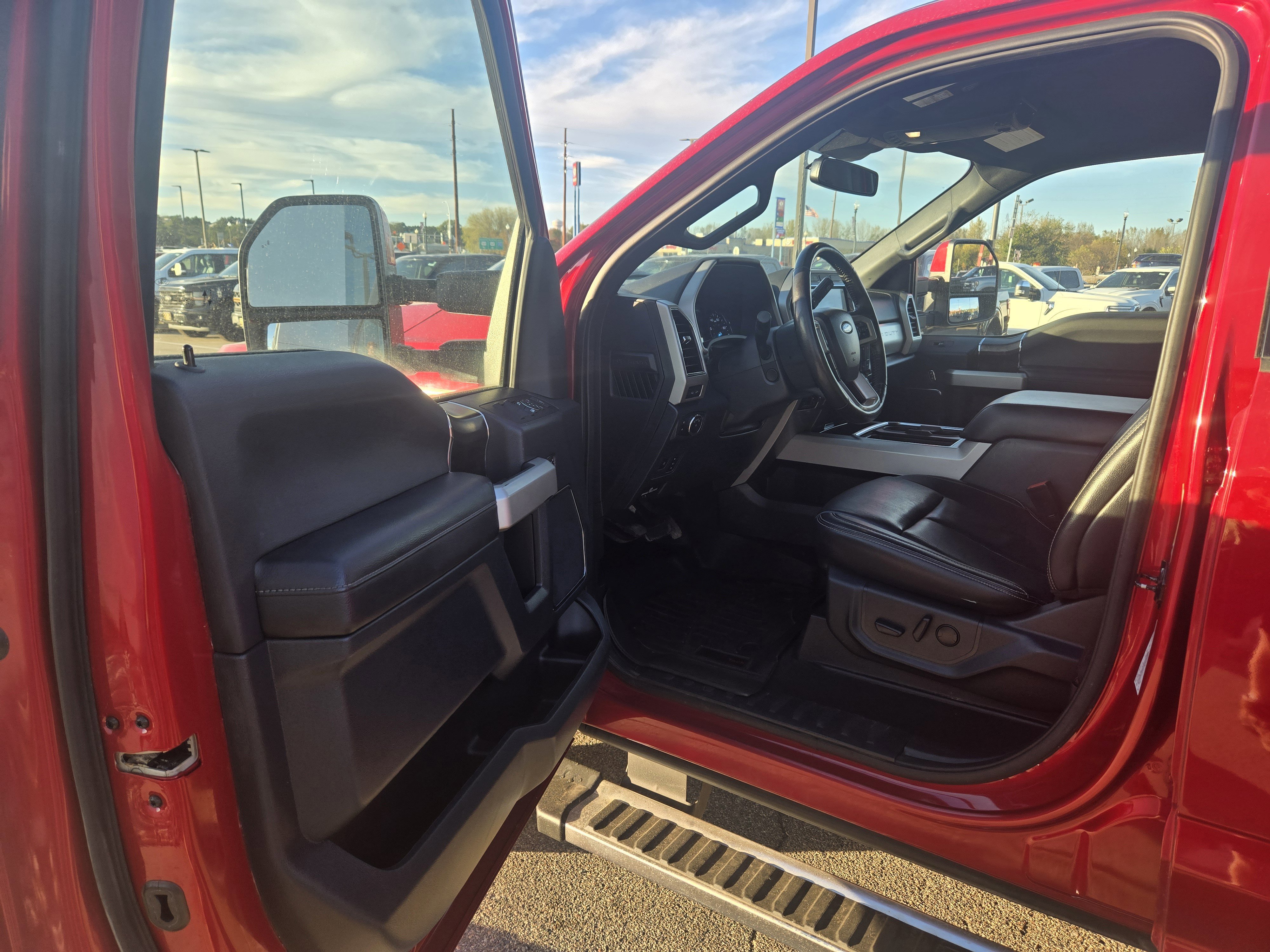 Certified 2022 Ford F350 Lariat w/ Lariat Ultimate Package image 14