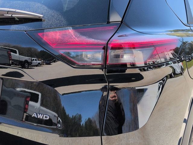 Used 2025 Nissan Rogue SV image 16