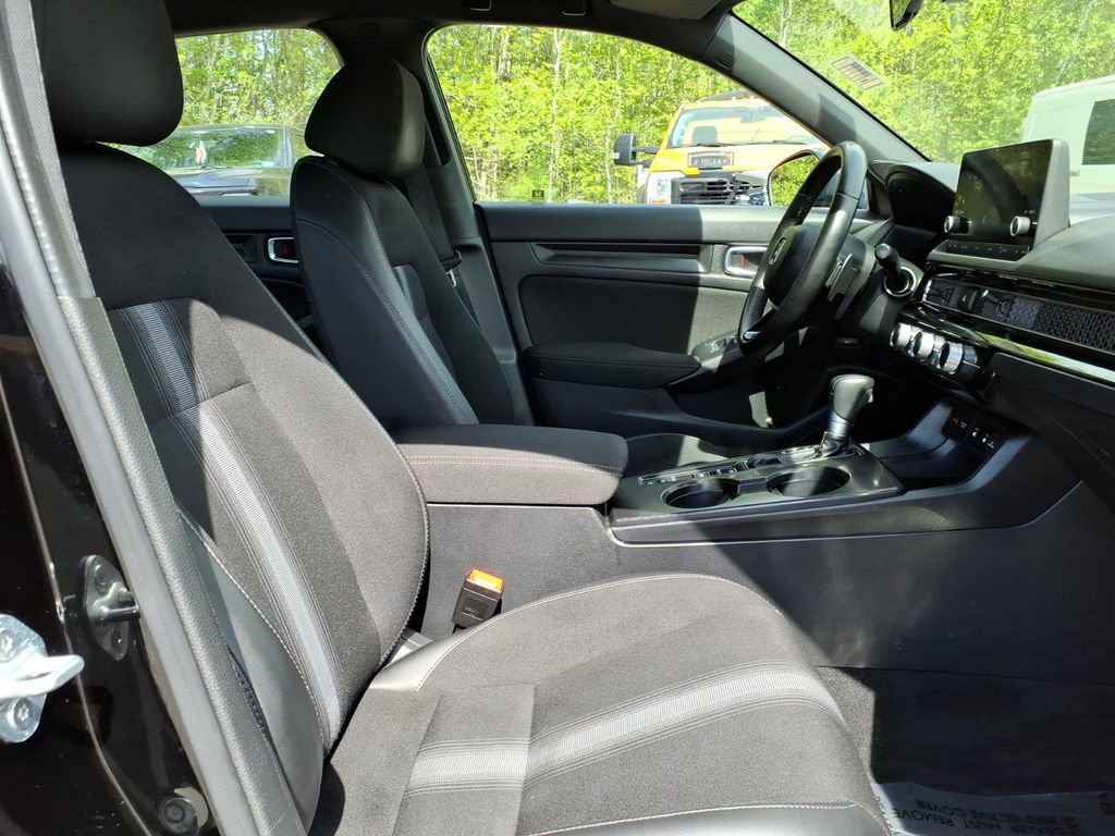 Used 2025 Honda Civic Sport image 10