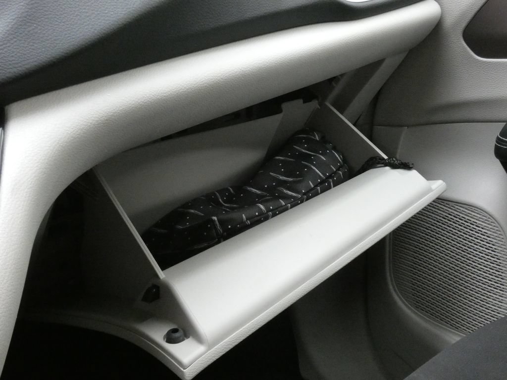 Used 2023 Chrysler Voyager LX FWD image 29