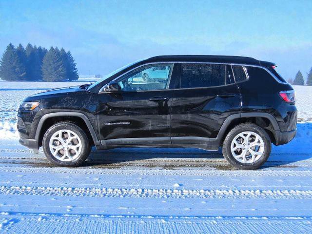 Used 2024 Jeep Compass Latitude image 6