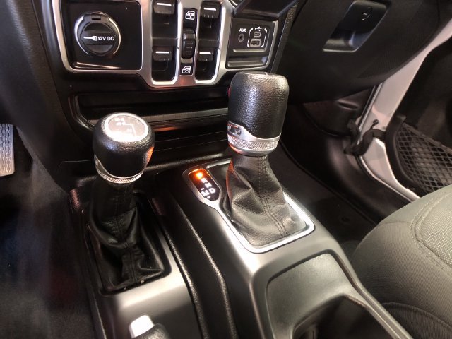 Used 2022 Jeep Wrangler Unlimited Sport AWD/4WD image 18