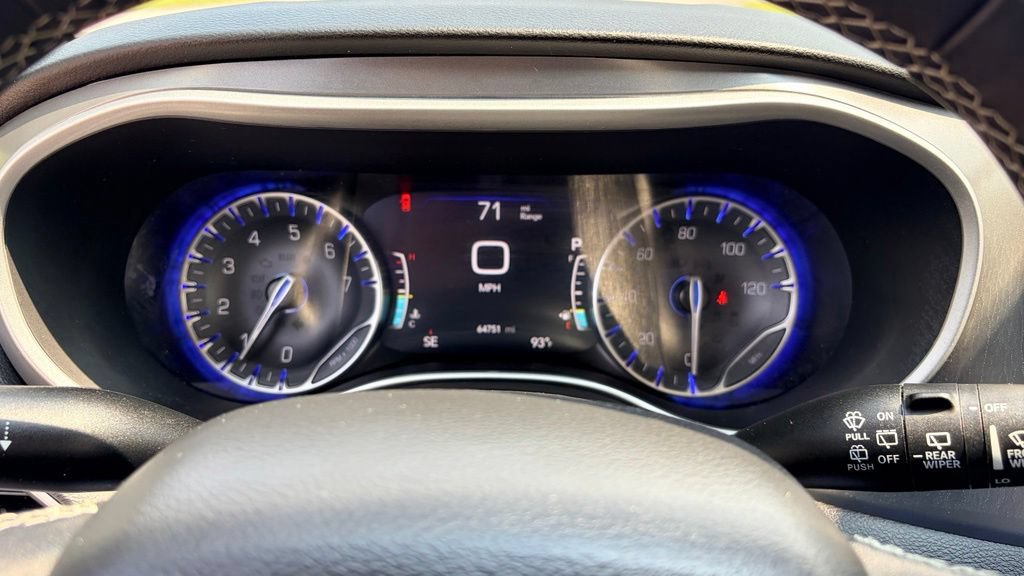 Used 2025 Chrysler Pacifica Select FWD image 20