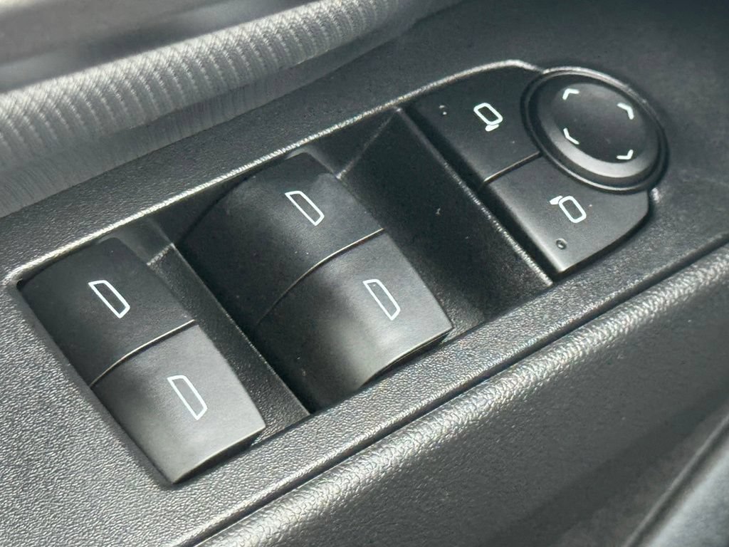 Used 2025 Chevrolet Equinox EV LT w/ Comfort Package FWD image 25
