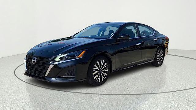 Used 2024 Nissan Altima 2.5 SV FWD image 3