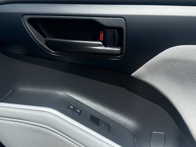 Used 2023 Toyota Highlander L FWD image 21