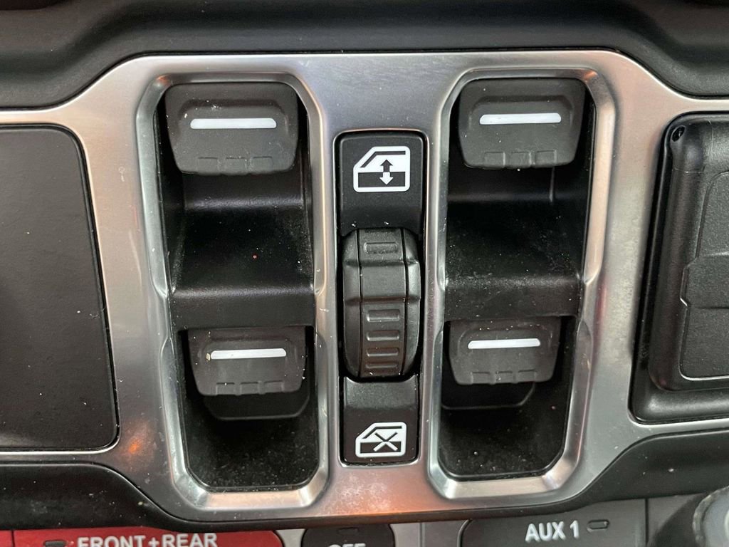 Used 2024 Jeep Wrangler Unlimited Rubicon w/ Safety Group image 16